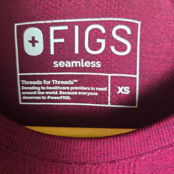 FIGS Salta Seamless Long Sleeve Underscrub Top in Maroon XS - Picture 4 of 5